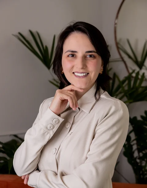 Dra. Camila Costa de Andrade — dentista em Itupeva